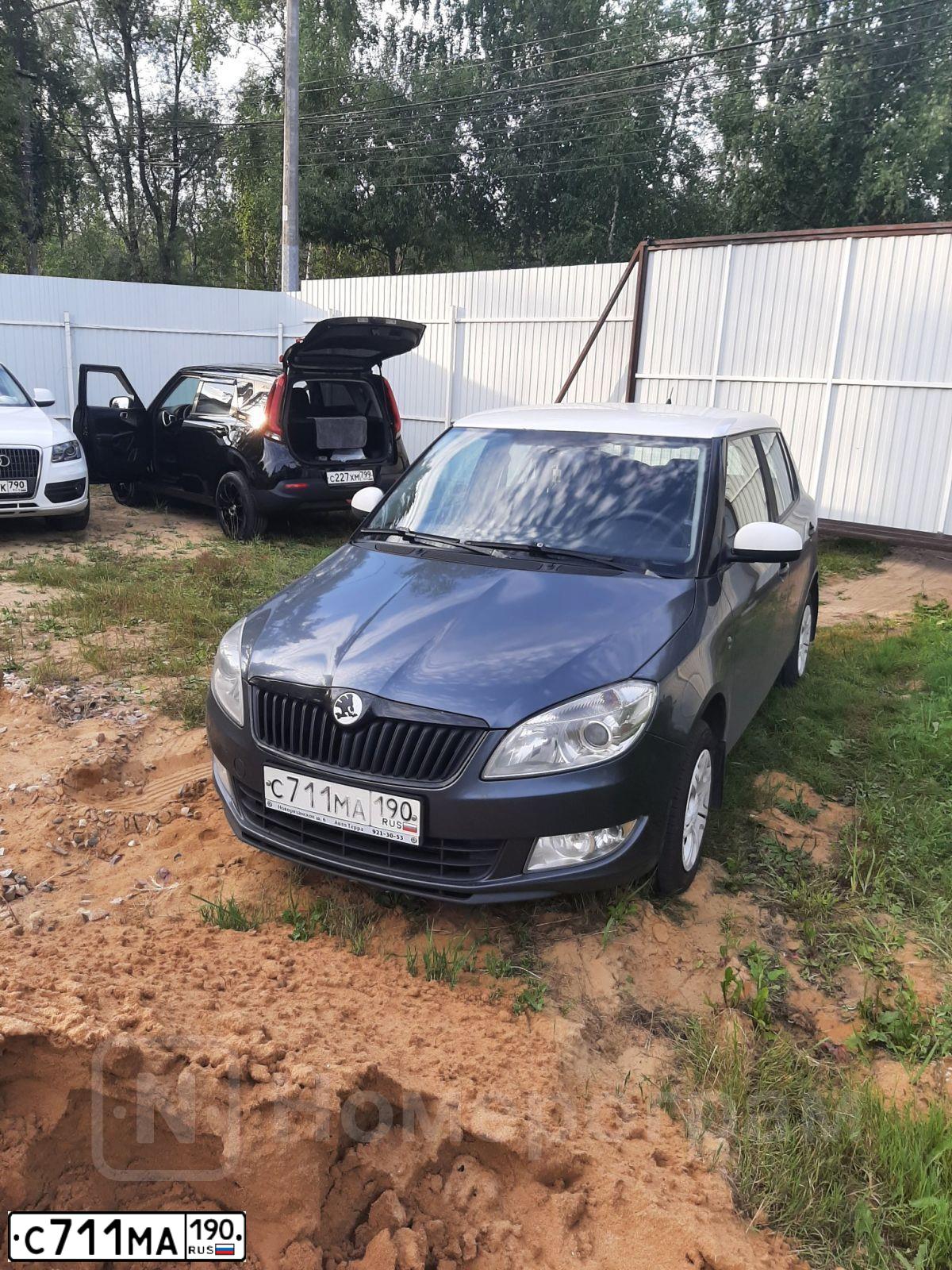 Фото автомобиля SKODA FABIA, 2010 — госномер С711МА190. Цвет: СЕРЫЙ ТЕМНЫЙ