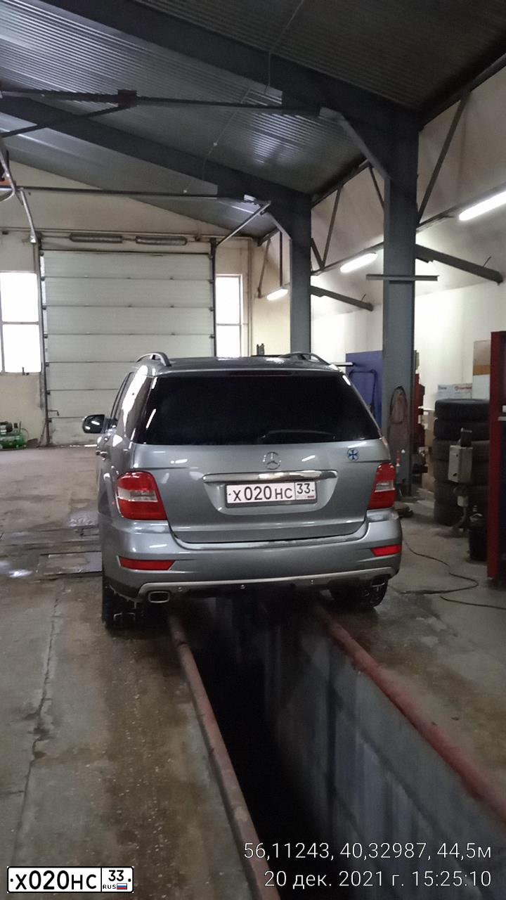 Фото автомобиля BMW X5, 2004 — госномер С282РХ33. Цвет: Серебристый