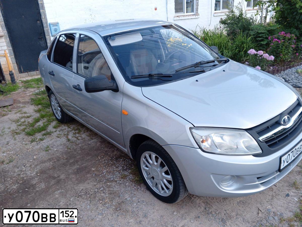 Фото автомобиля LADA 2190 GRANTA, 2012 — госномер У070ВВ152. Цвет: Серебристый