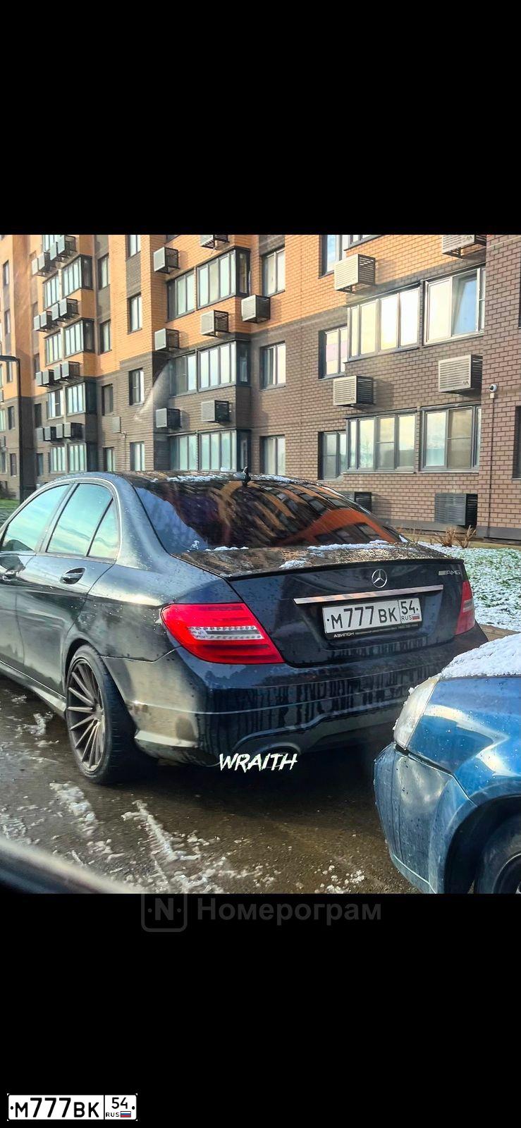 Фото автомобиля MERCEDES C-KLASSE, 2012 — госномер М777ВК54. Цвет: ЧЕРНЫЙ