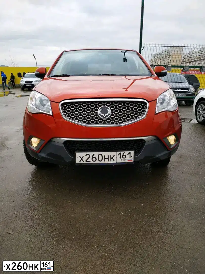 Фото автомобиля SSANGYONG ACTYON, 2012 — госномер К994ХТ123. Цвет: Красный