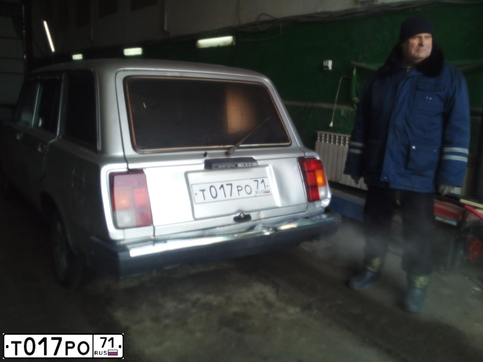Фото автомобиля LADA 2104, 2010 — госномер Х484СЕ71. Цвет: АЛМАЗНОЕ СЕРЕБРО