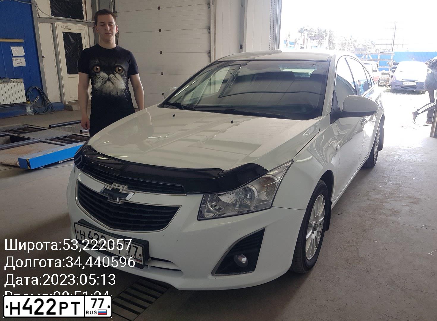 Фото автомобиля CHEVROLET CRUZE, 2013 — госномер О933УС32. Цвет: БЕЛЫЙ