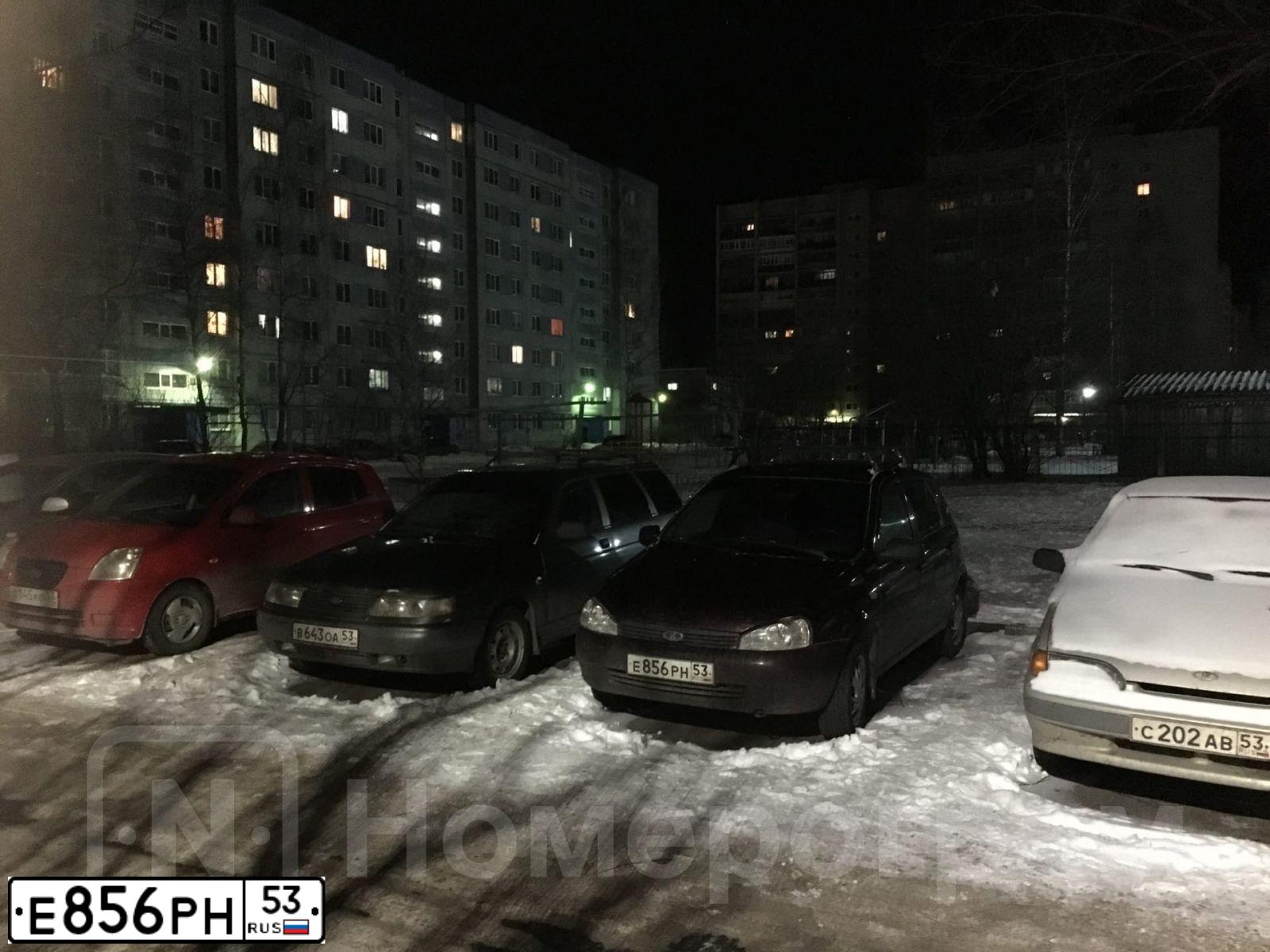 Фото автомобиля LADA KALINA, 2012 — госномер К034ВН53. Цвет: ТЕМНО-ВИШНЕВЫЙ