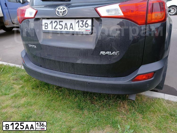 Фото автомобиля TOYOTA RAV4, 2015 — госномер В125АА136. Цвет: ТЕМНО-КОРИЧНЕВЫЙ