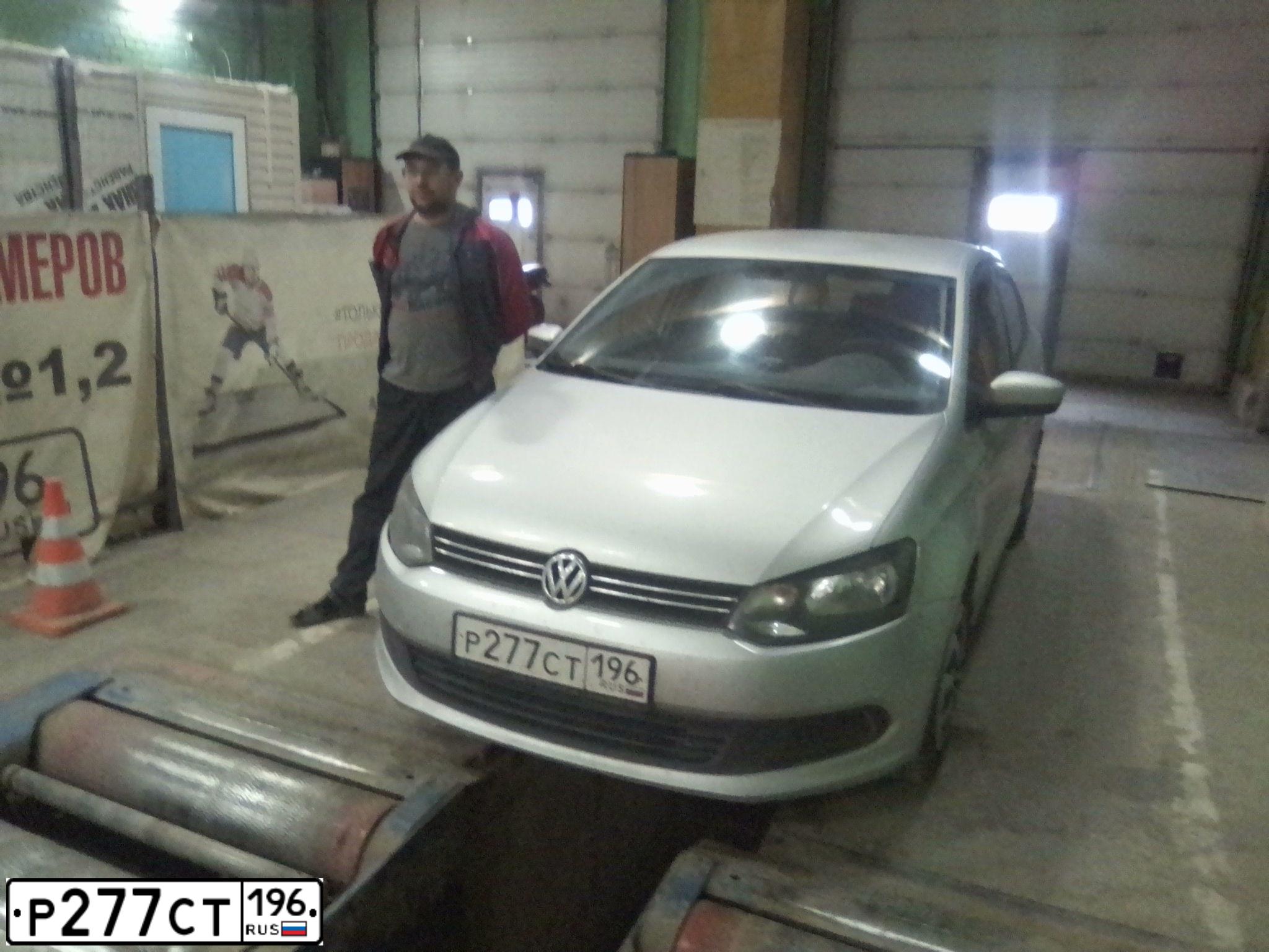 Фото автомобиля VOLKSWAGEN POLO, 2014 — госномер Т968КВ196. Цвет: СВЕТЛО-СЕРЫЙ