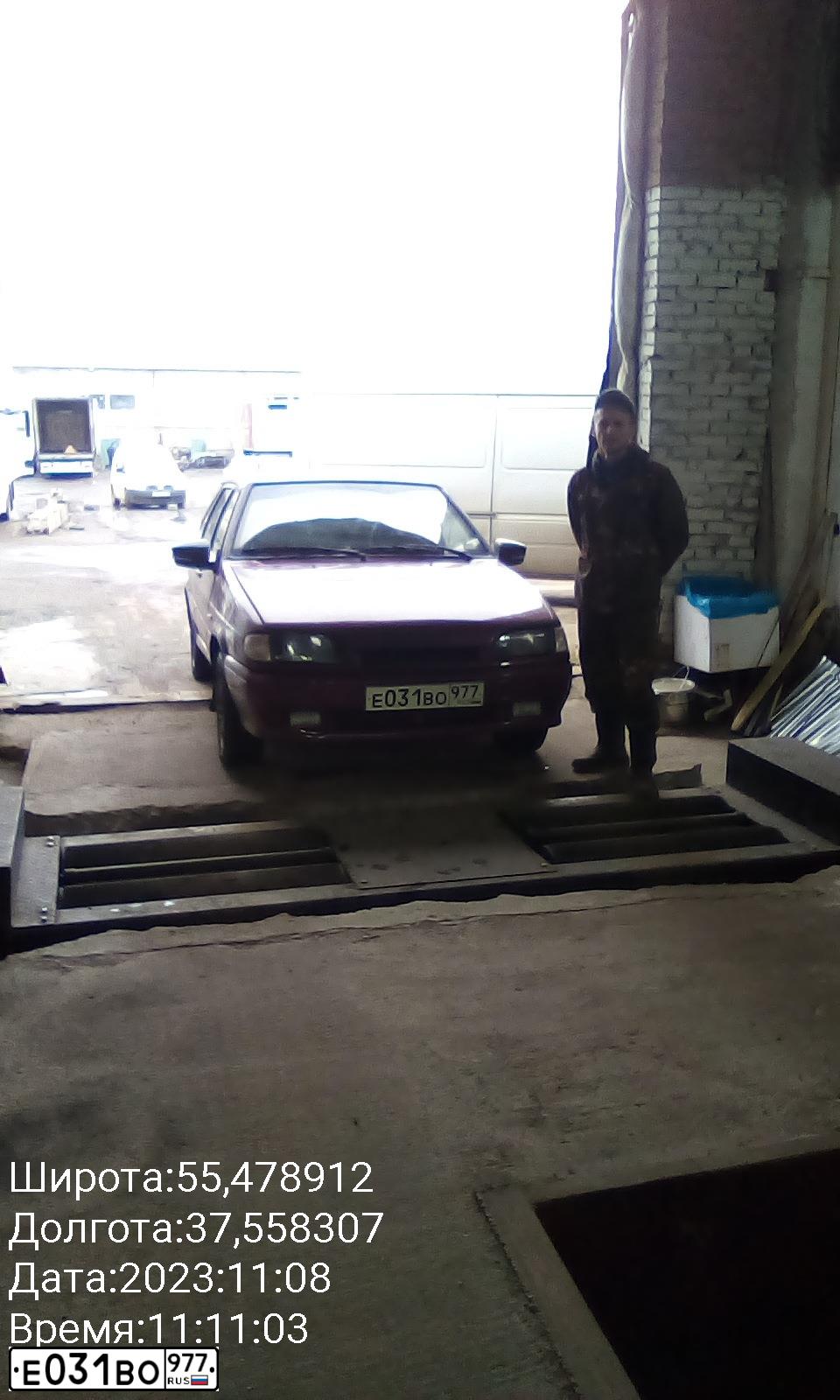 Фото автомобиля LADA 2114, 2005 — госномер Х305ЕС790. Цвет: Красный