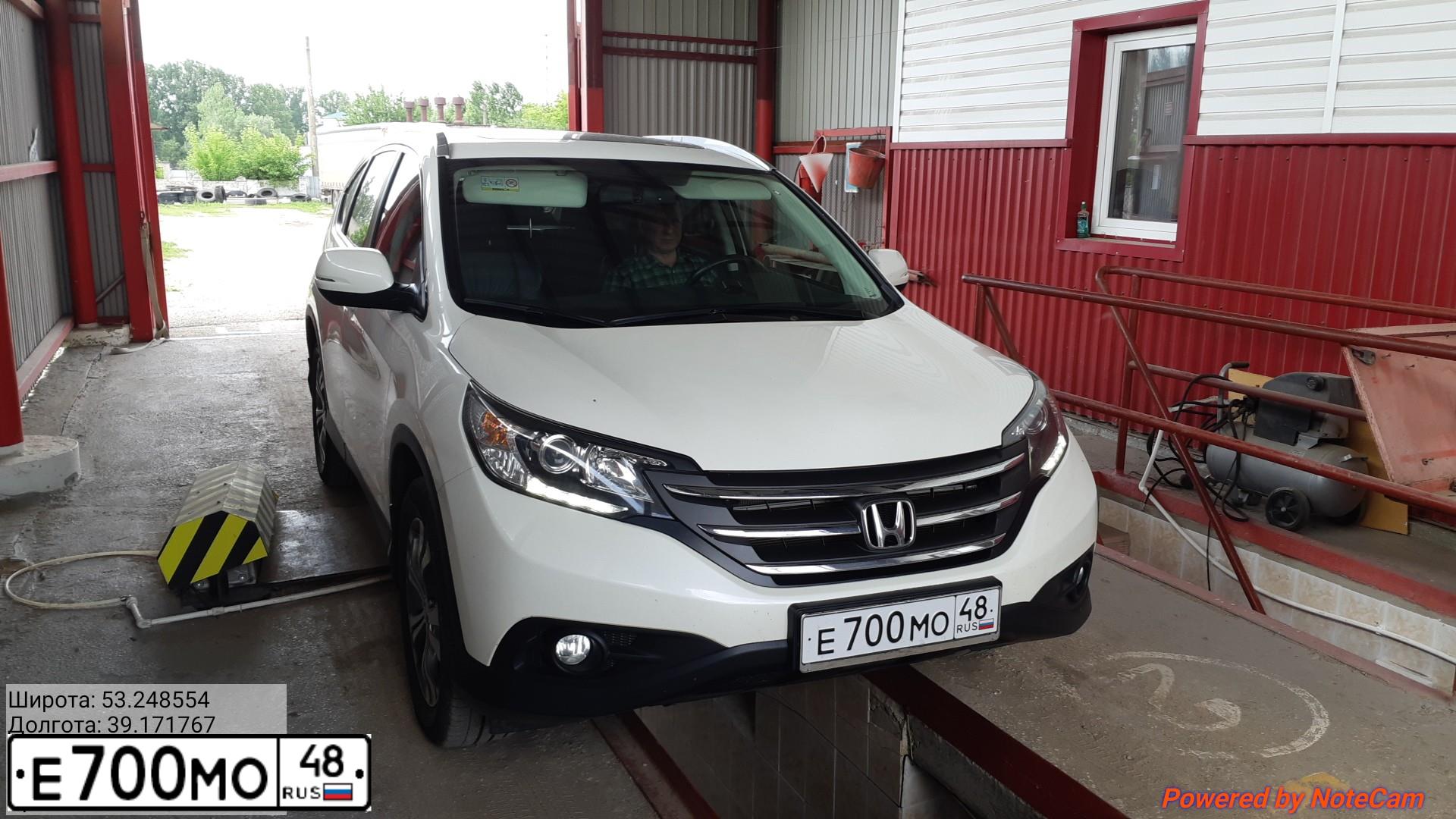 Фото автомобиля LADA 2170 PRIORA, 2010 — госномер Е700МО48. Цвет: КРАСНЫЙ