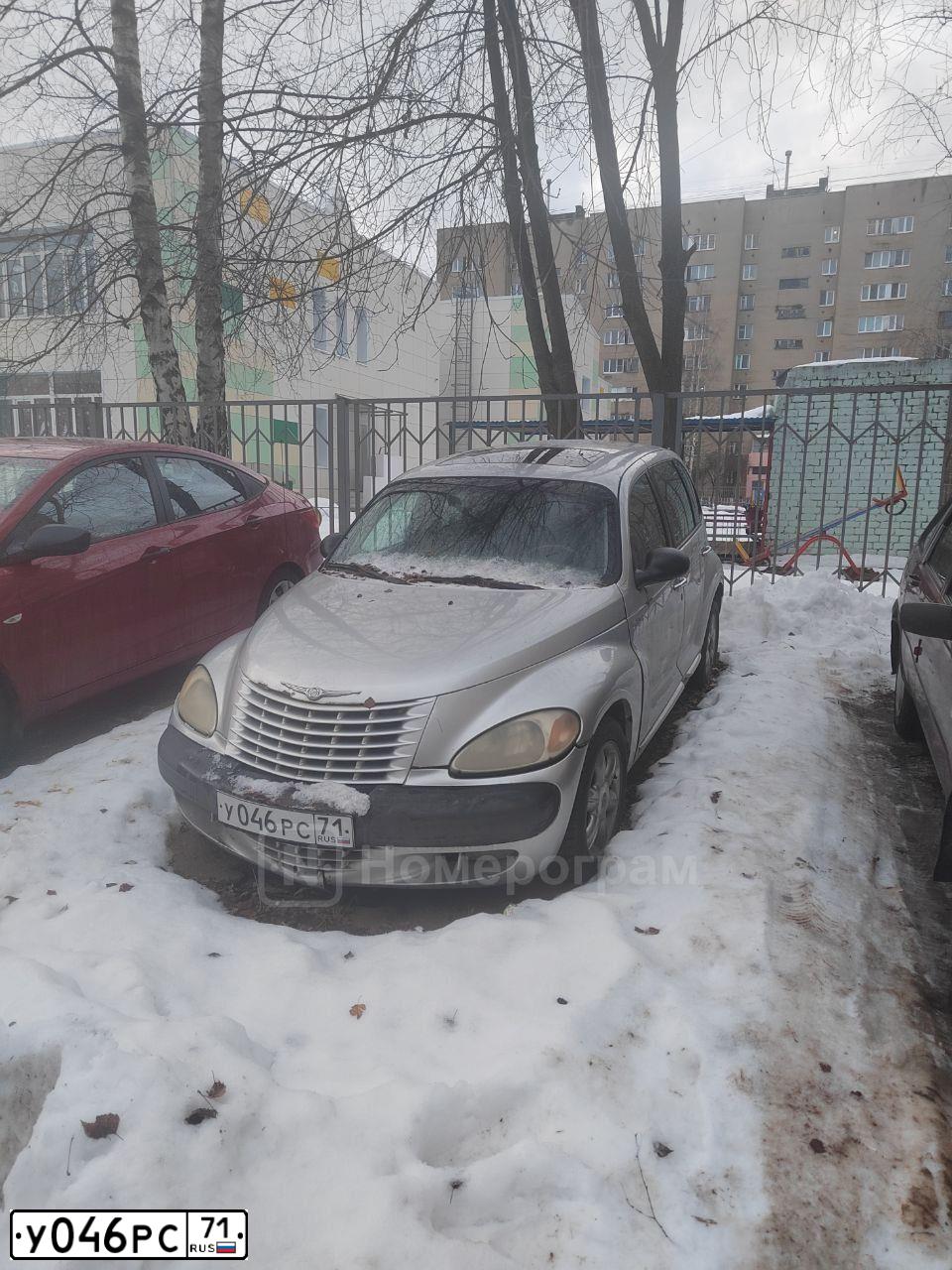 Фото автомобиля CHRYSLER PT CRUISER, 2001 — госномер У046РС71. Цвет: Серебристый
