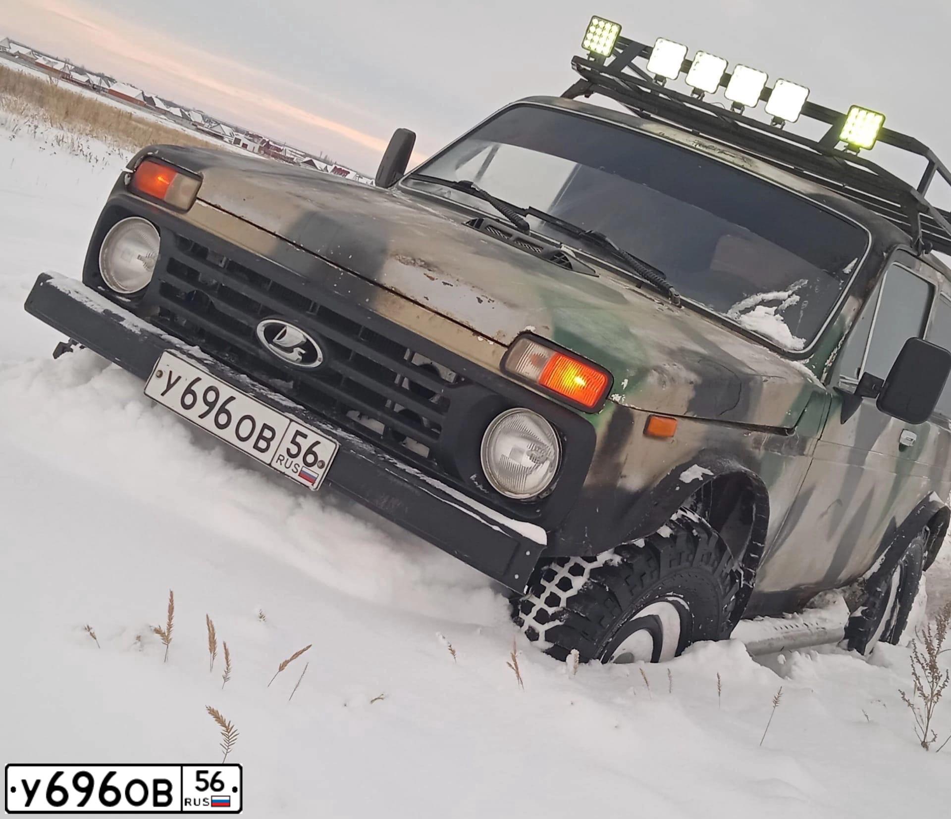 Фото автомобиля LADA 2121 NIVA, 1992 — госномер У696ОВ56. Цвет: КОМБИНИРОВАННЫЙ