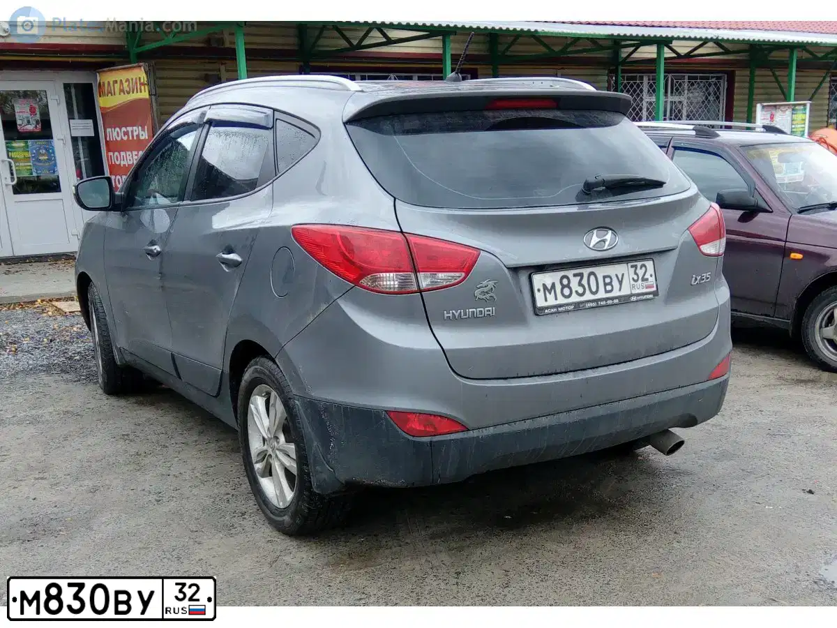 Фото автомобиля HYUNDAI IX35, 2011 — госномер М830ВУ32. Цвет: СЕРЫЙ