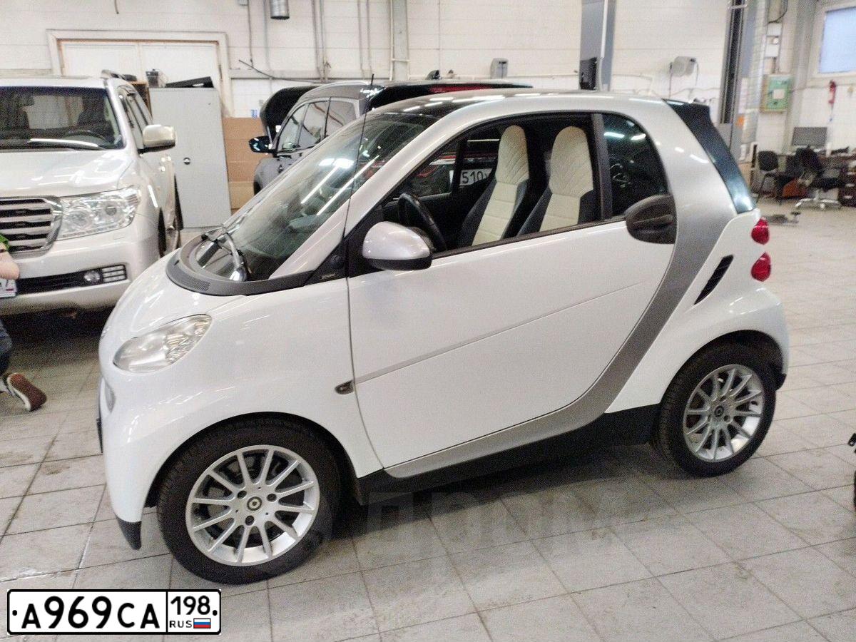 Фото автомобиля SMART FORTWO, 2008 — госномер А969СА198. Цвет: Белый