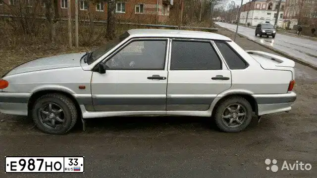 Фото автомобиля RENAULT SANDERO, 2011 — госномер Е987МО33. Цвет: СИНИЙ