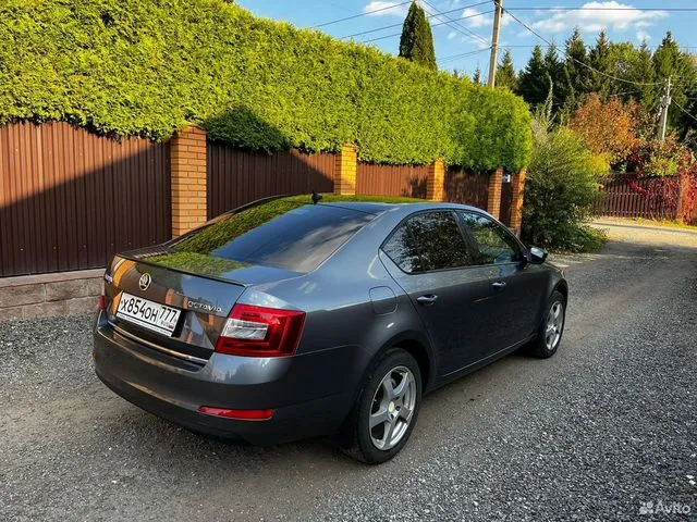 Фото автомобиля SKODA OCTAVIA, 2015 — госномер С071ТЕ790. Цвет: ТЕМНО-СЕРЫЙ