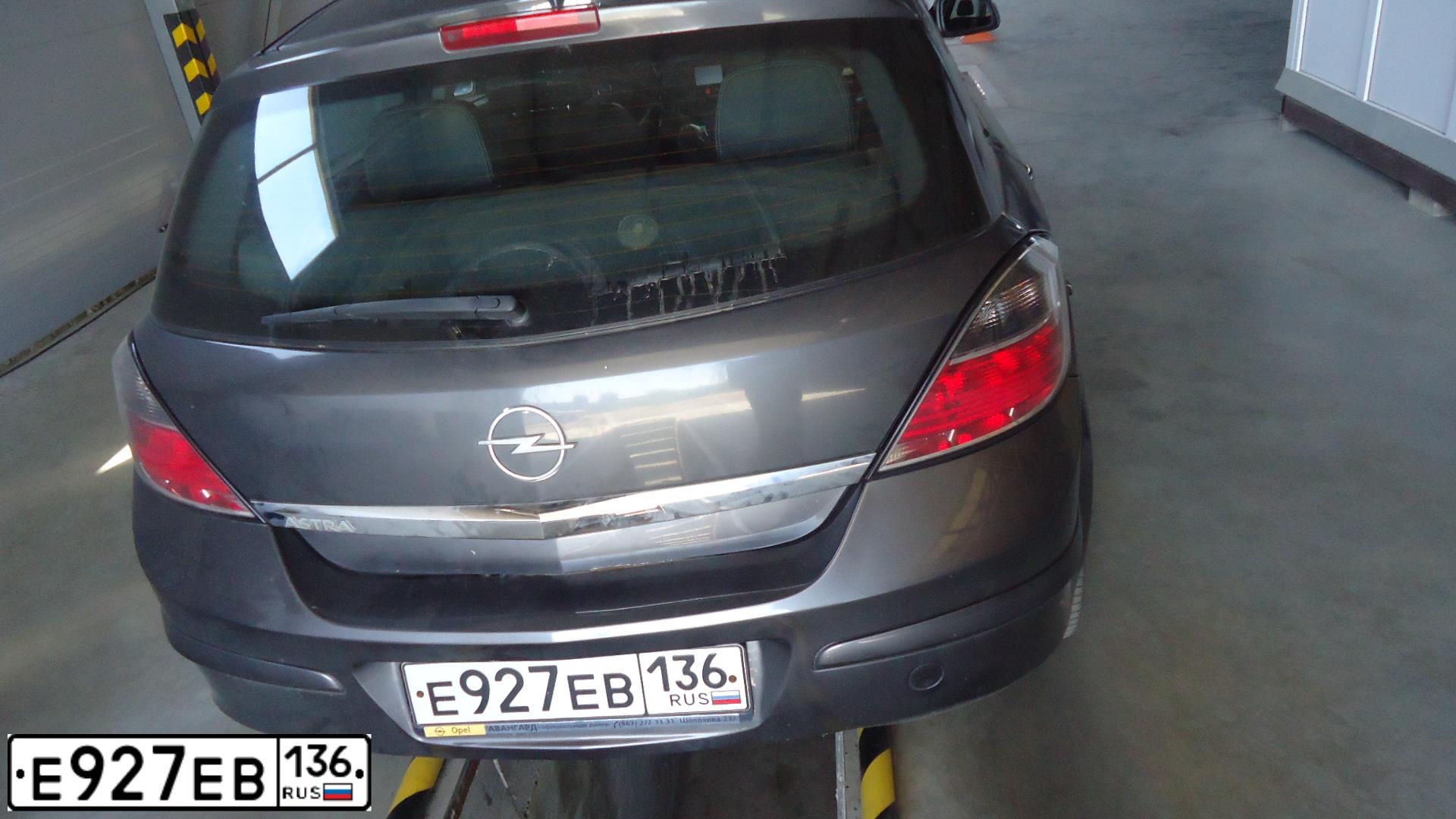 Фото автомобиля OPEL ASTRA, 2011 — госномер Н282СК161. Цвет: ТЕМНО-СЕРЫЙ