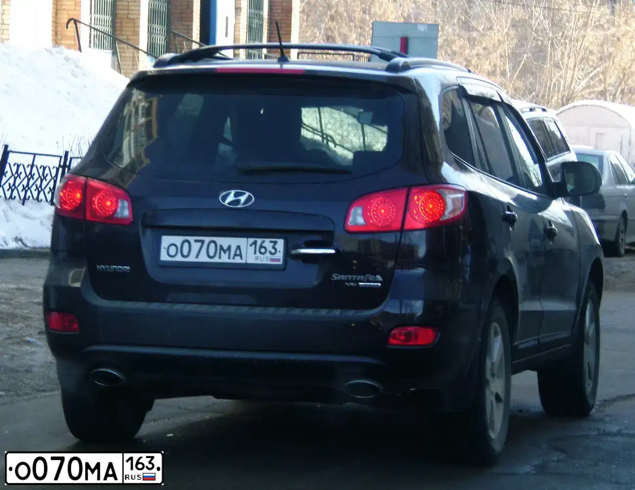 Фото автомобиля HYUNDAI SANTA FE, 2008 — госномер О070МА163. Цвет: ТЕМНО-ВИШНЕВЫЙ