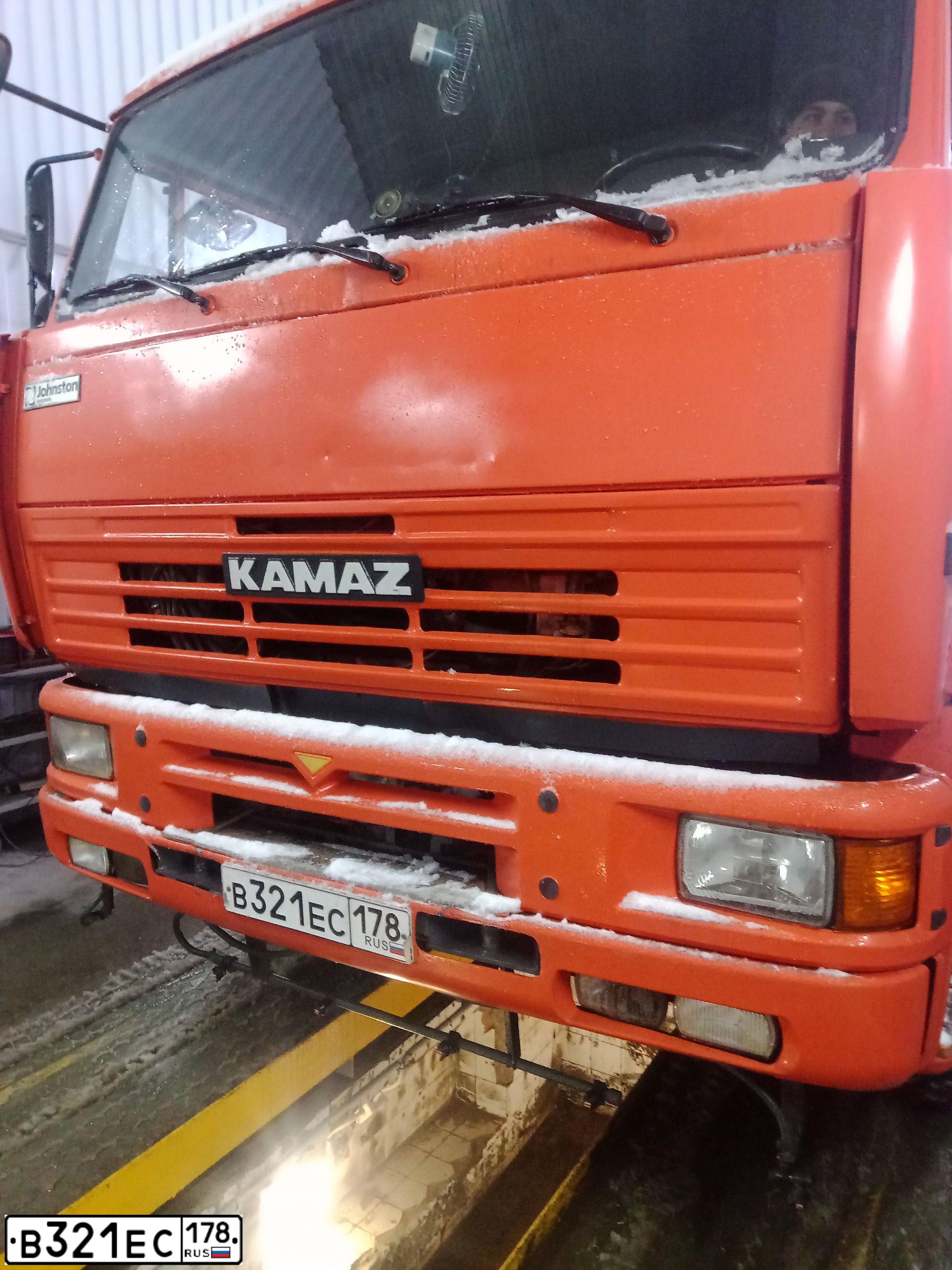 Фото автомобиля KAMAZ 53605 /4X2/, 2011 — госномер В321ЕС178. Цвет: Оранжевый