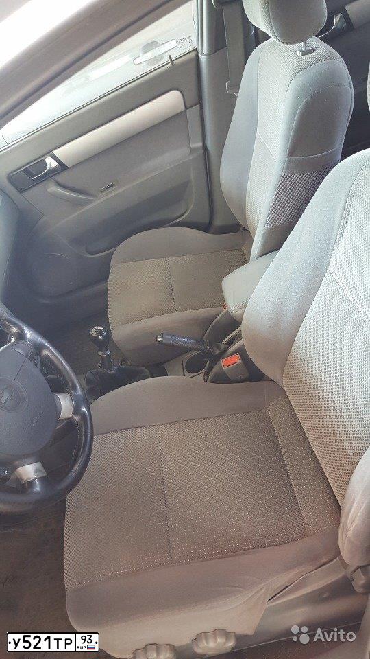 Фото автомобиля CHEVROLET LACETTI, 2008 — госномер Т477ВВ180. Цвет: Серебристый