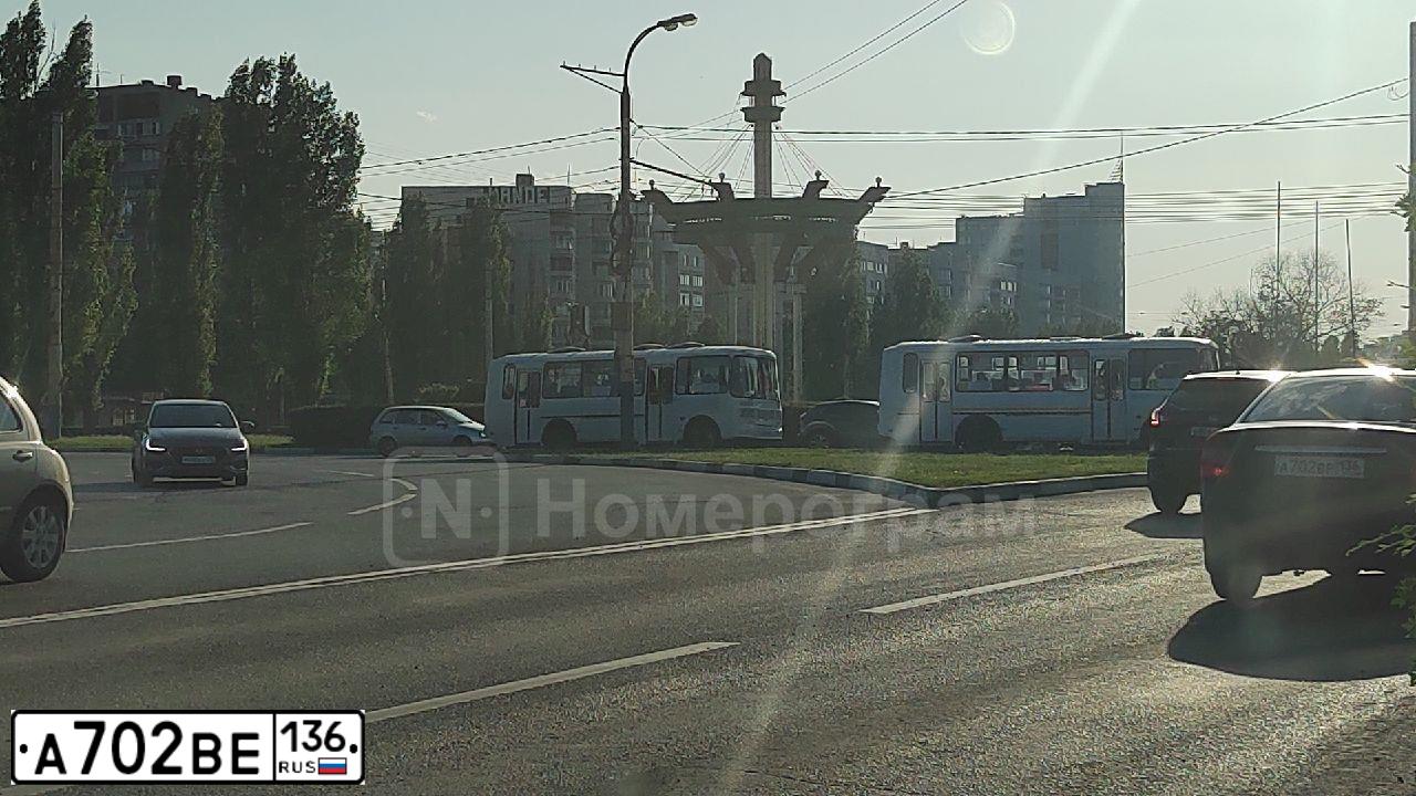 Фото автомобиля MERCEDES GLC-KLASSE, 2015 — госномер А702ВЕ136