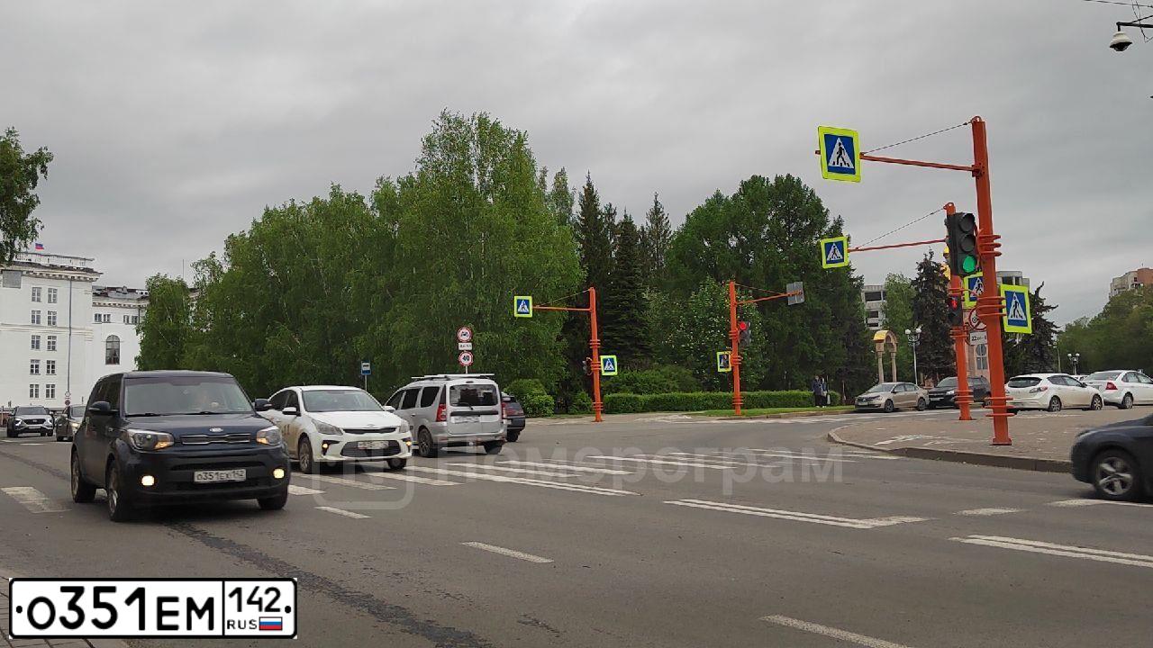 Фото автомобиля LADA GRANTA, 2015 — госномер Р869ОН142. Цвет: Белый