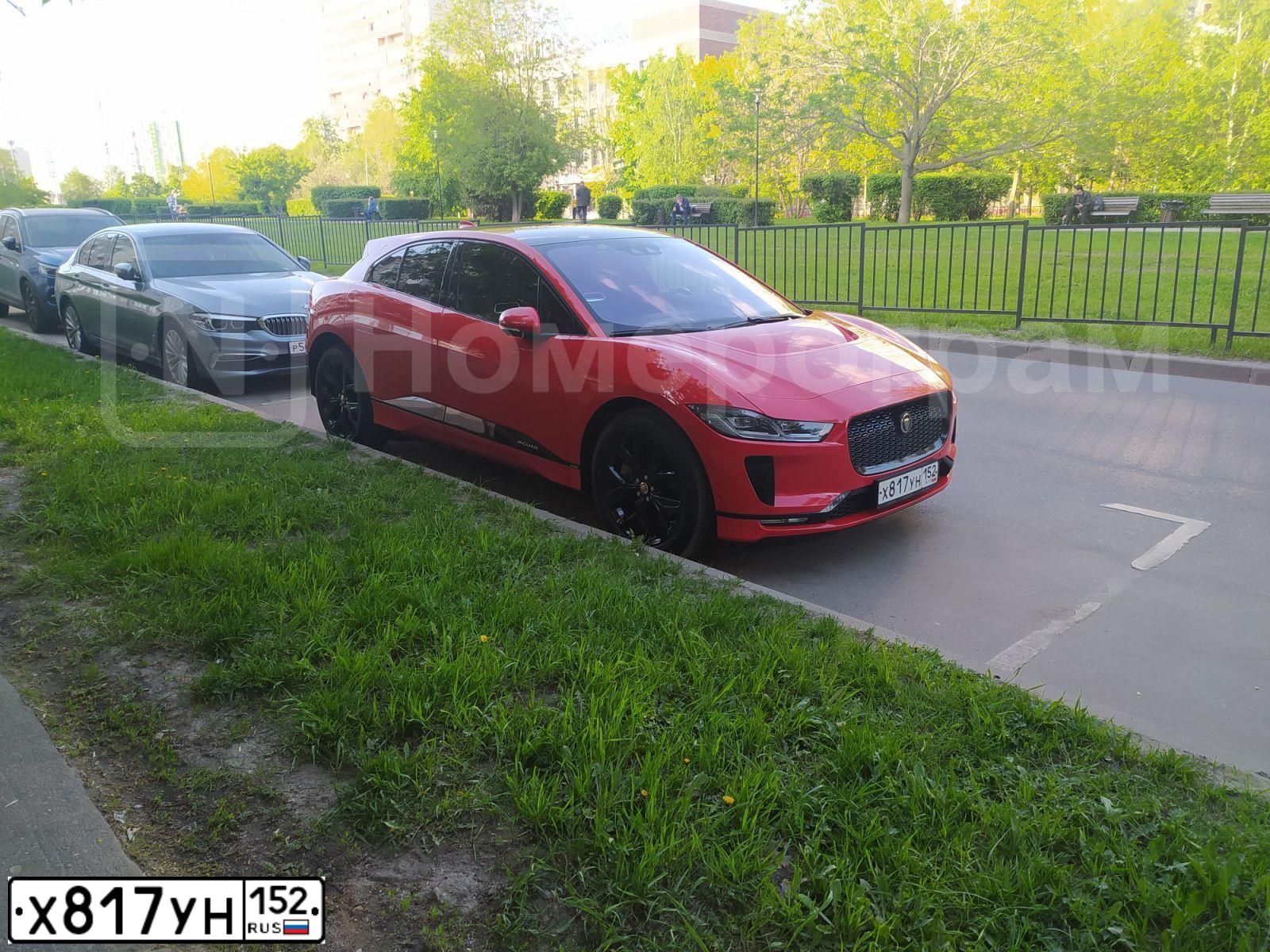 Фото автомобиля ЯГУАР I-PACE, 2020 — госномер Н550ЕУ977. Цвет: Красный