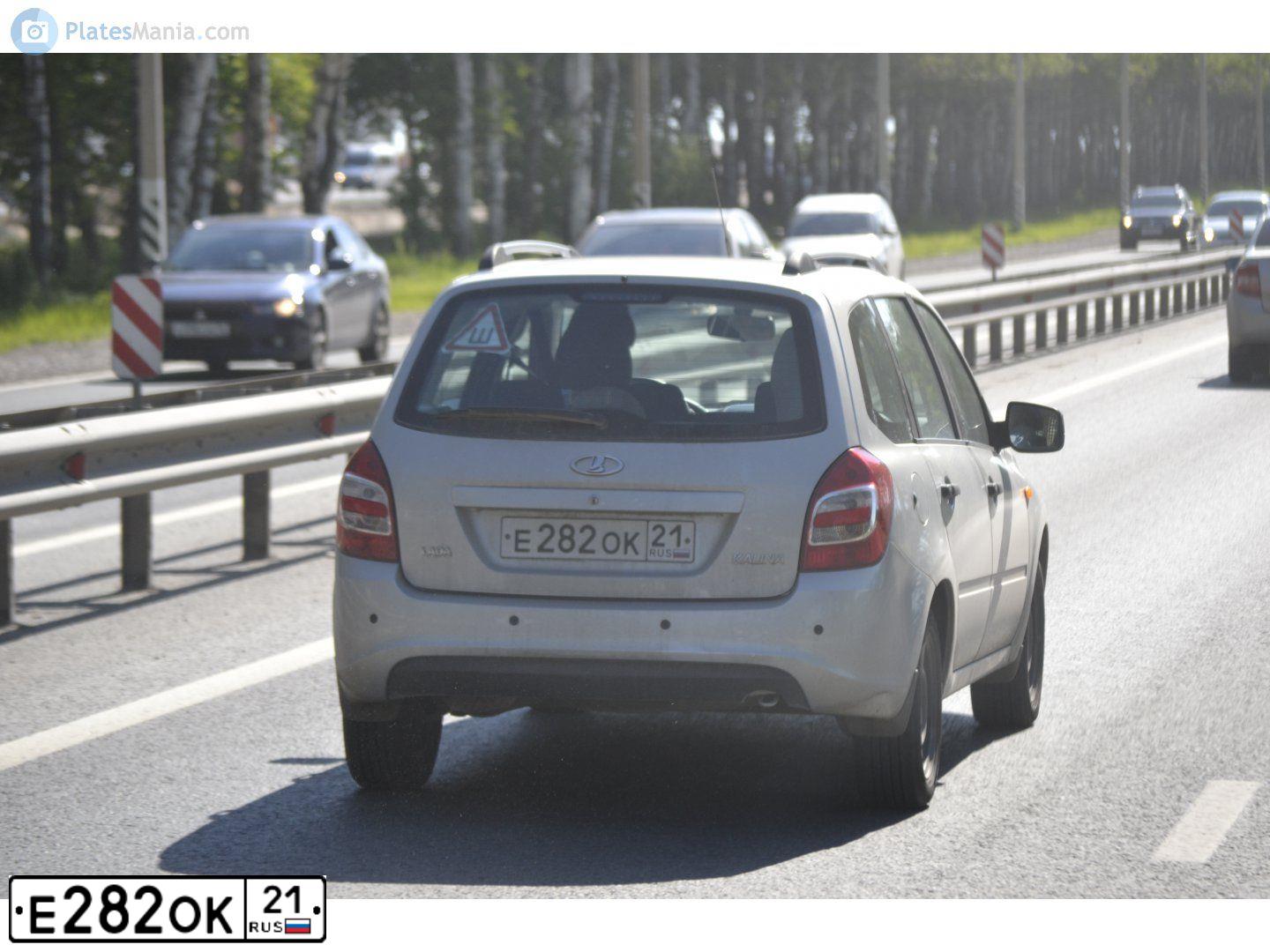 Фото автомобиля LADA 2194 KALINA, 2015 — госномер Е282ОК21. Цвет: СЕРЕБРИСТЫЙ
