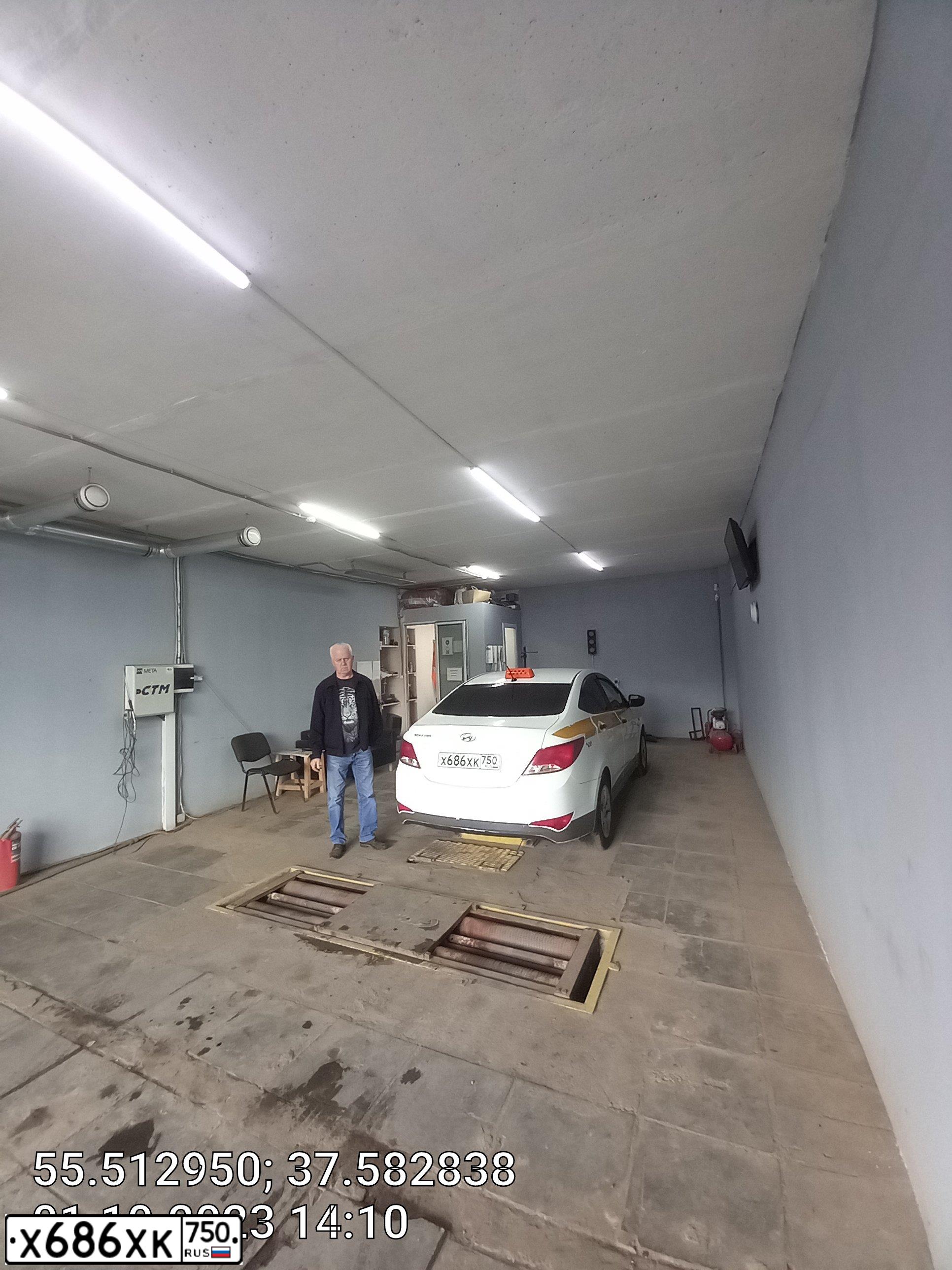 Фото автомобиля HYUNDAI SOLARIS, 2016 — госномер В779ОХ193. Цвет: БЕЛЫЙ-ЖЕЛТЫЙ-СЕРЫЙ