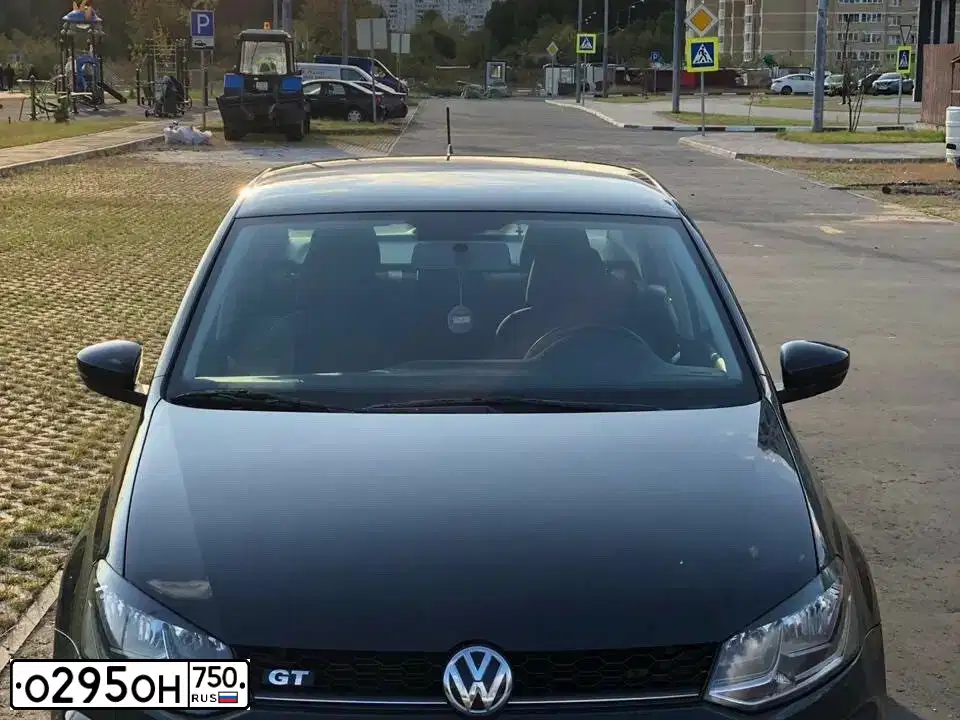 Фото автомобиля VOLKSWAGEN POLO, 2017 — госномер А672ЕВ57. Цвет: Серый