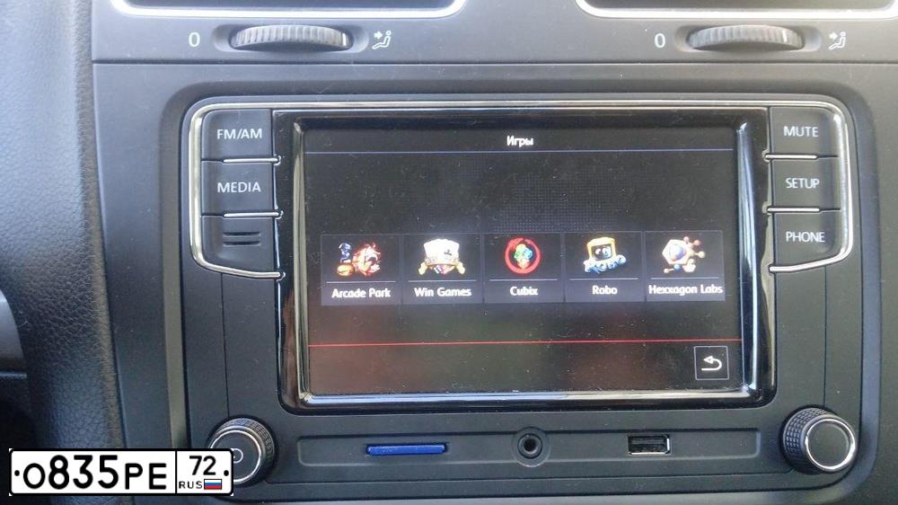 Фото автомобиля VOLKSWAGEN GOLF, 2012 — госномер С548ВС774. Цвет: Белый