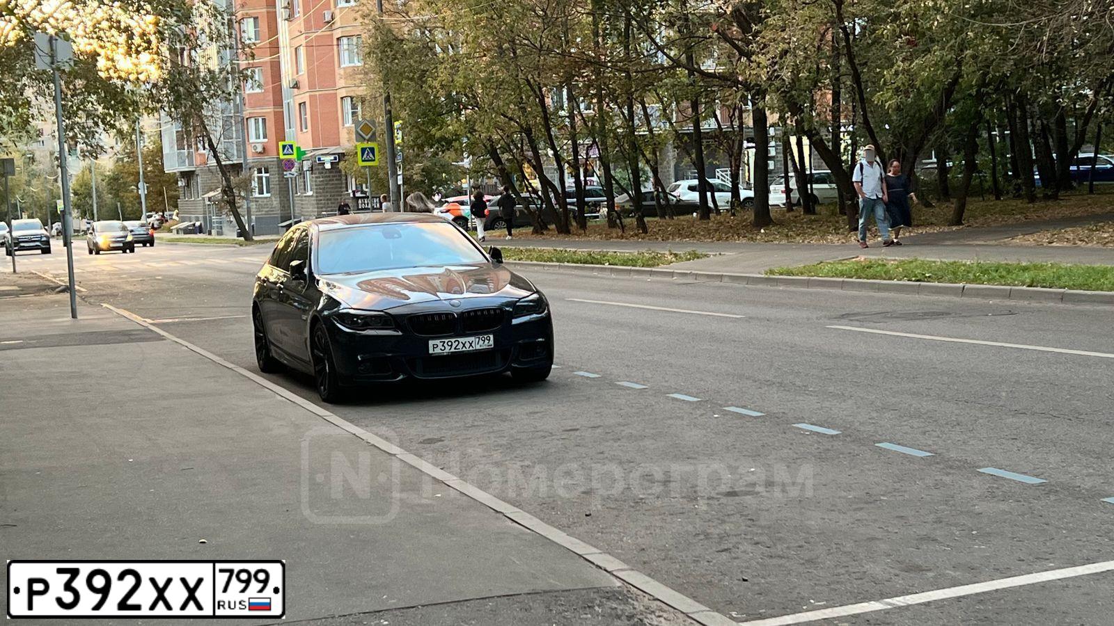 Фото автомобиля BMW 550, 2011 — госномер К050АК37. Цвет: СИНИЙ ТЕМНЫЙ