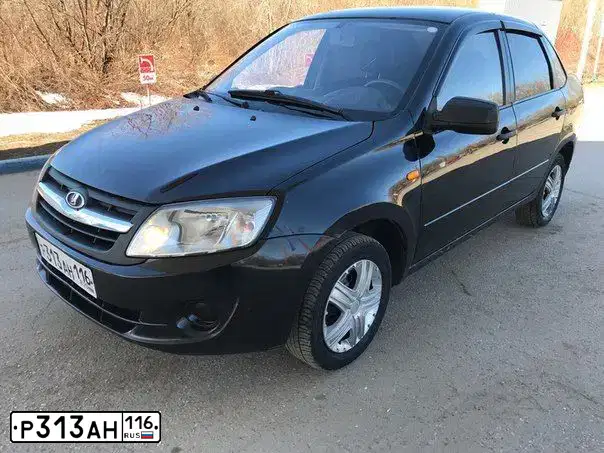Фото автомобиля LADA 2190 GRANTA, 2012 — госномер О334РА44. Цвет: Сине-Черный