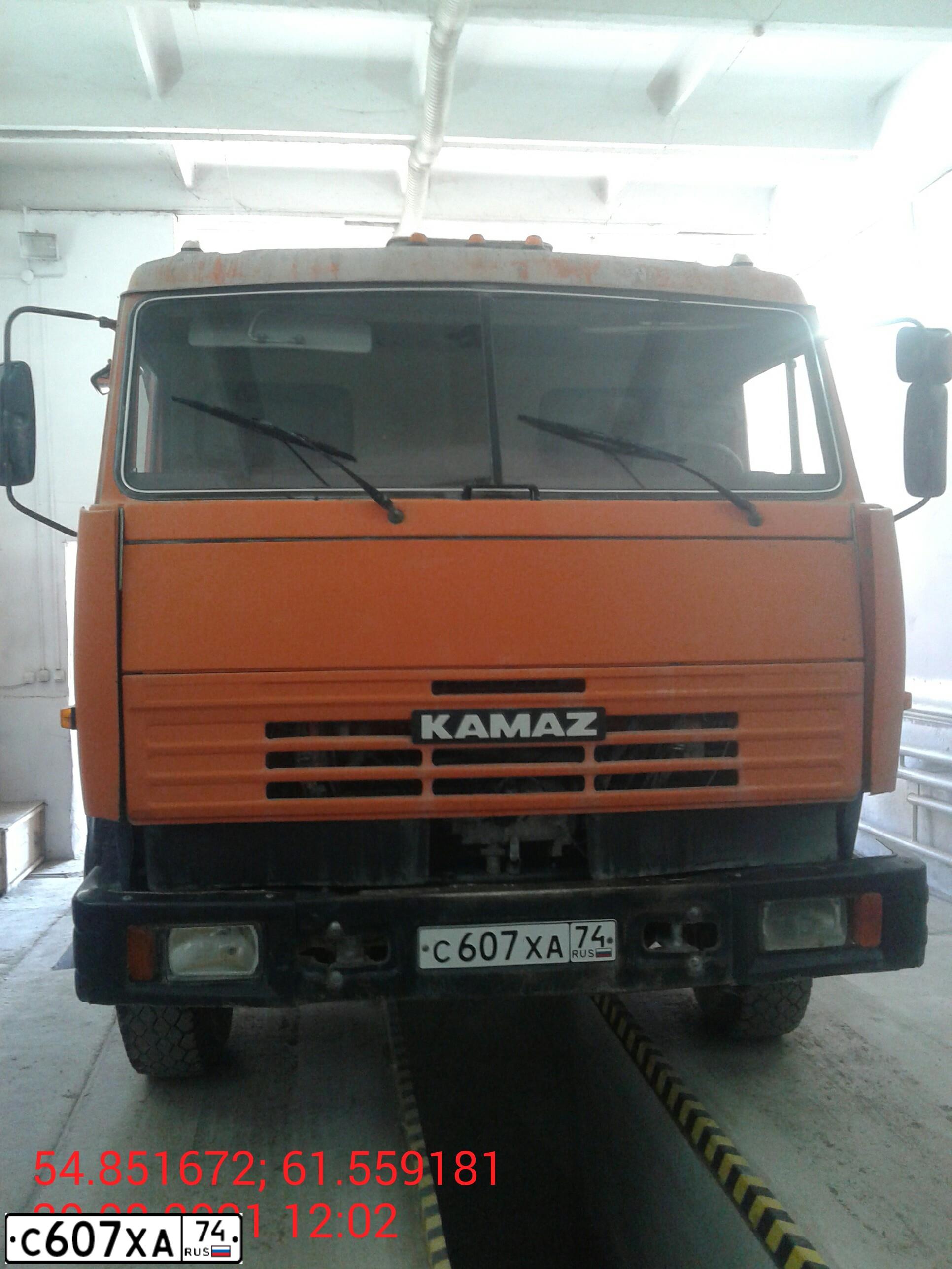 Фото автомобиля KAMAZ 55111 /6X4/, 2006 — госномер О909ЕЕ774. Цвет: Оранжевый