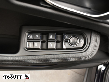 Фото автомобиля NISSAN JUKE, 2013 — госномер Е596КХ36. Цвет: ЧЕРНЫЙ