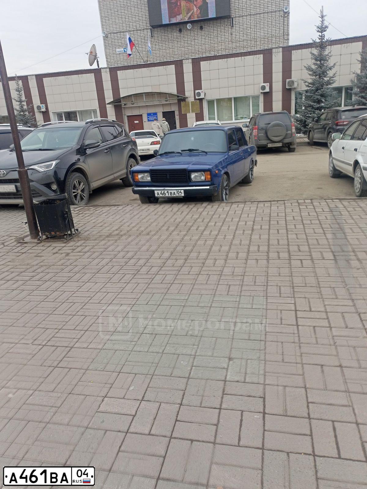 Фото автомобиля LADA 2107, 2005 — госномер А181ОА04