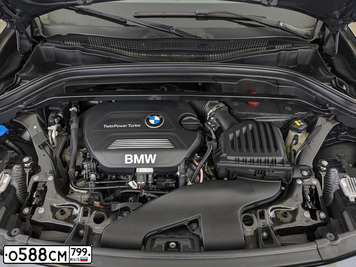 Фото автомобиля BMW X2, 2019 — госномер В005СР96. Цвет: ЧЕРНЫЙ