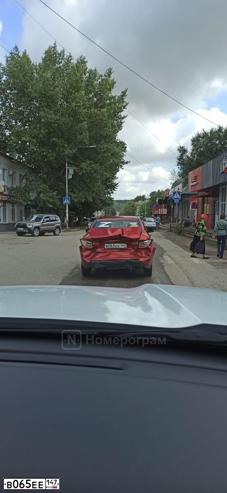 Фото автомобиля LADA VESTA, 2019 — госномер В065ЕЕ147. Цвет: Красный