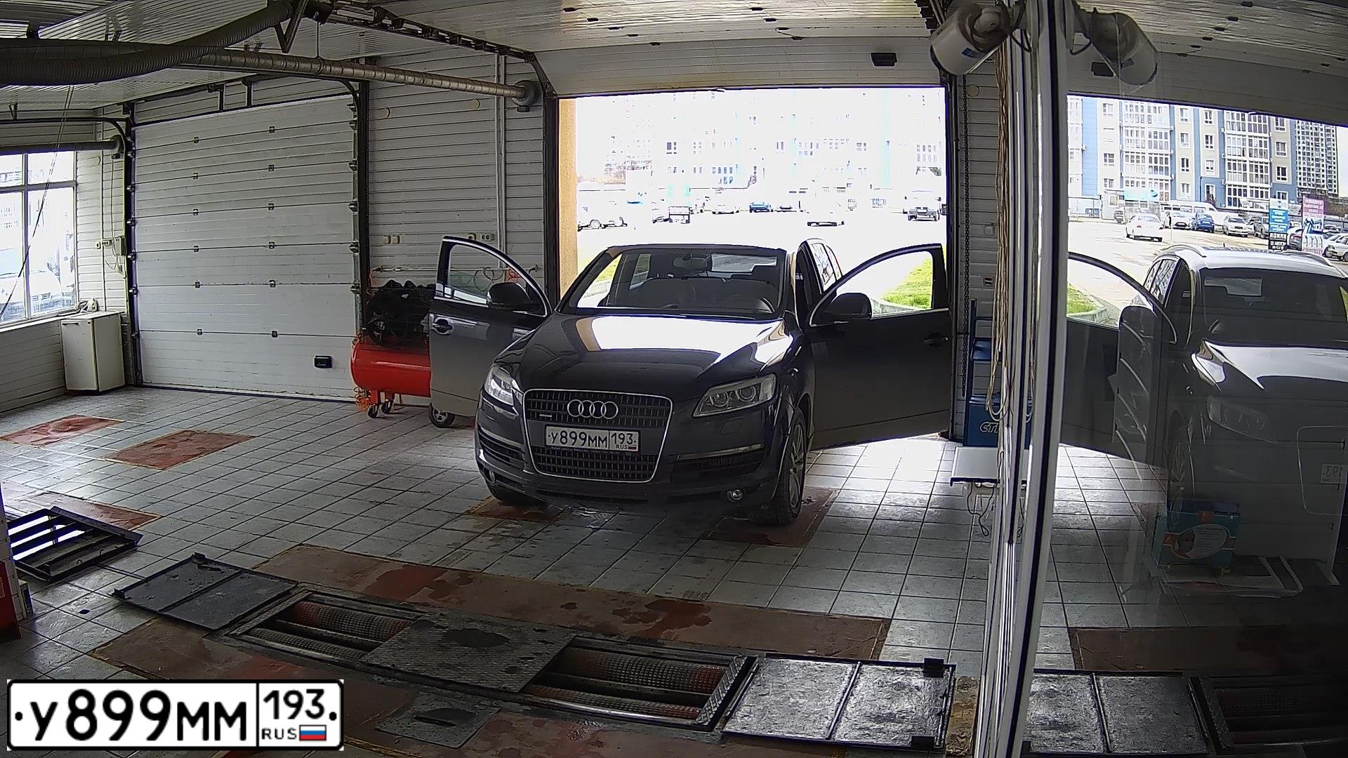 Фото автомобиля AUDI Q7, 2008 — госномер У899ММ193. Цвет: ЧЕРНО-СЕРЫЙ