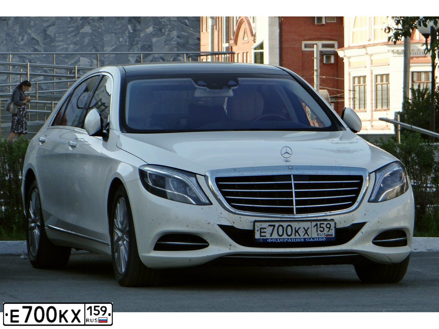 Фото автомобиля MERCEDES S-KLASSE, 2016 — госномер Е700КХ159. Цвет: Белый