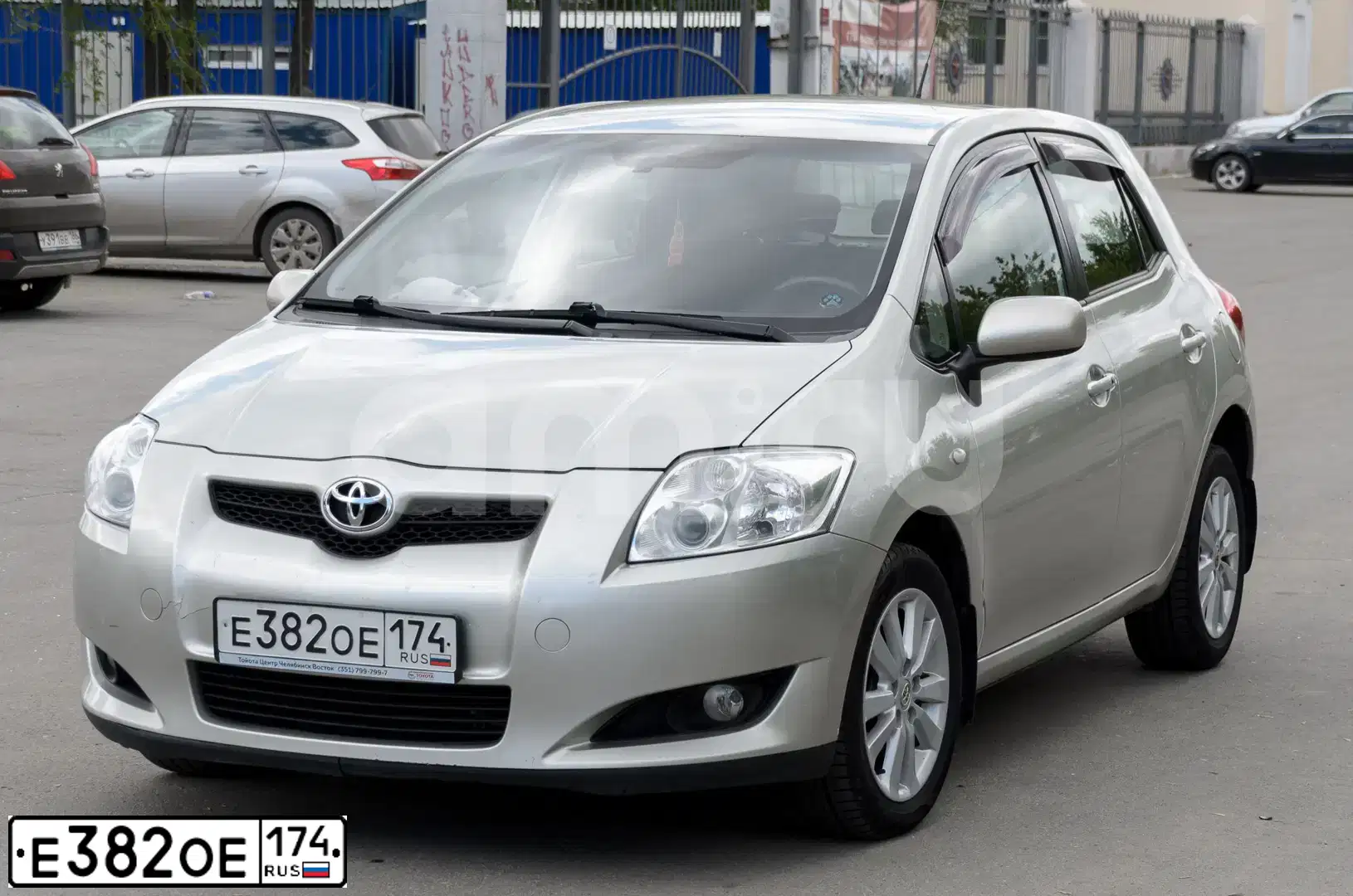 Фото автомобиля TOYOTA AURIS, 2008 — госномер Н075ТТ82. Цвет: Серебристый