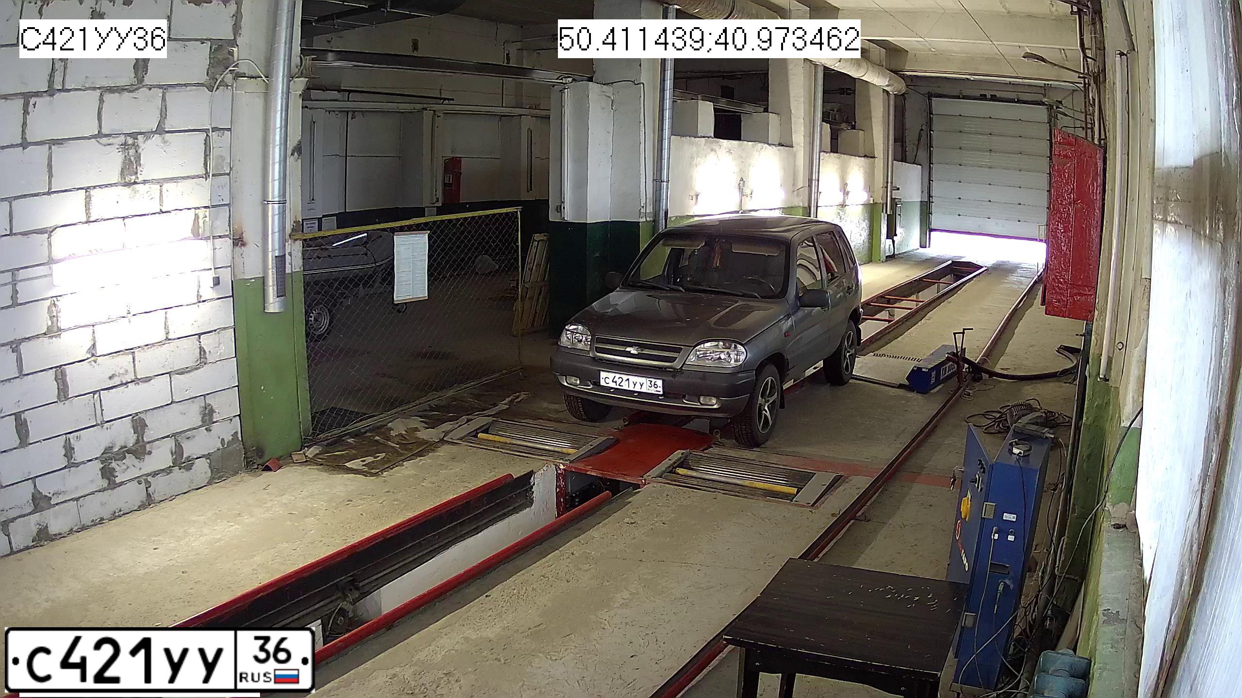 Фото автомобиля CHEVROLET NIVA, 2004 — госномер К070ВУ22. Цвет: ТЕМНО-СЕРЫЙ МЕТАЛЛИК