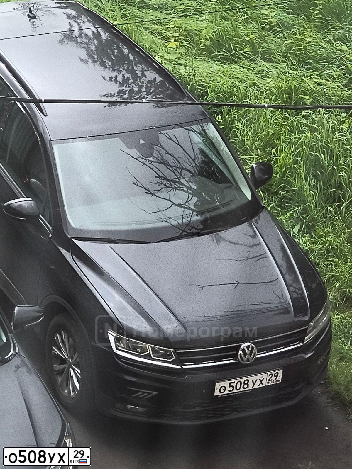 Фото автомобиля VOLKSWAGEN TIGUAN, 2020 — госномер У319СР799. Цвет: ЧЕРНЫЙ