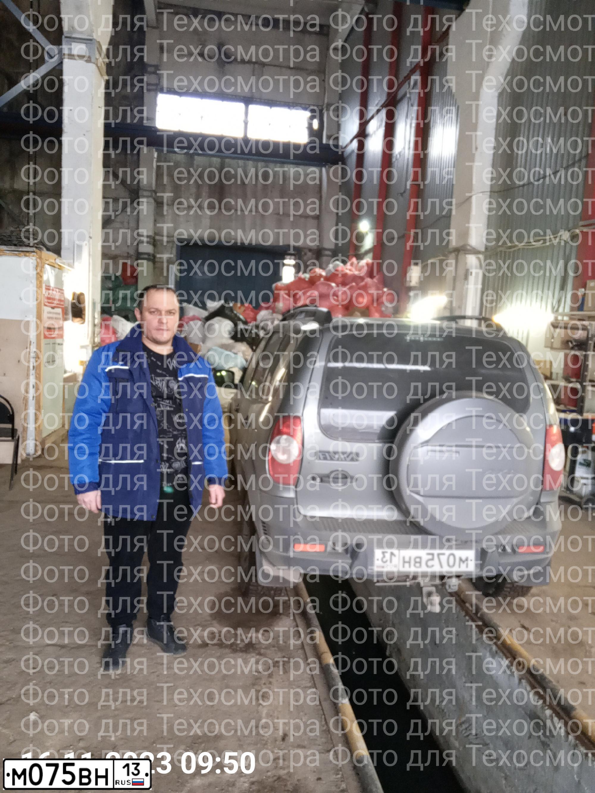 Фото автомобиля CHEVROLET NIVA, 2018 — госномер М075ВН13. Цвет: Темно-серый металлик