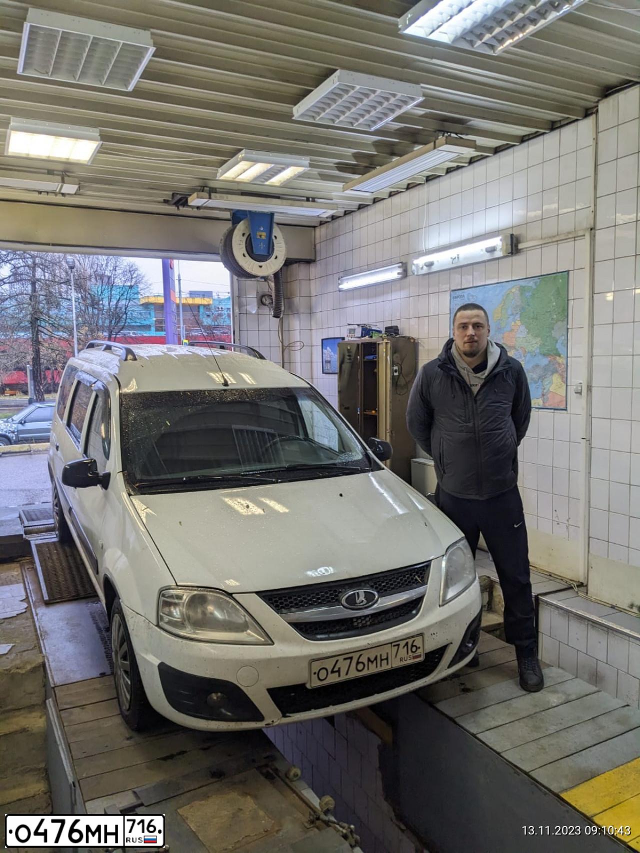 Фото автомобиля LADA LARGUS, 2017 — госномер С786ЕУ977. Цвет: Белый