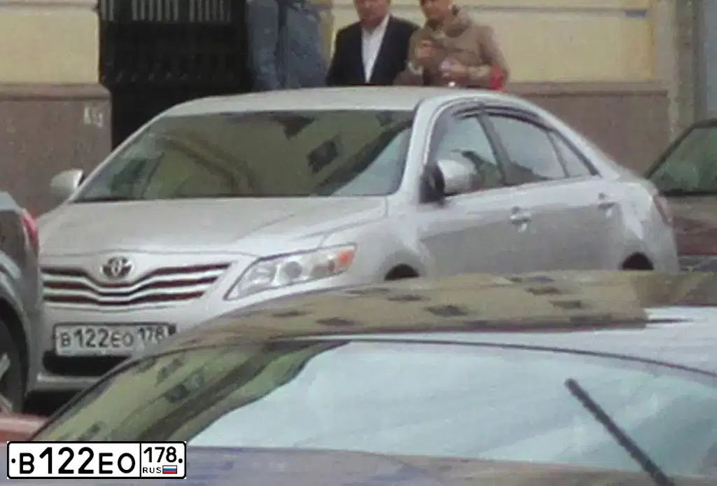 Фото автомобиля TOYOTA CAMRY, 2010 — госномер Т049ЕВ178. Цвет: СЕРЕБРИСТЫЙ МЕТАЛЛИК