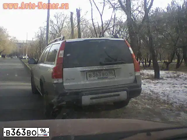 Фото автомобиля VOLVO XC70, 2006 — госномер В363ВО96. Цвет: СЕРЕБРИСТЫЙ
