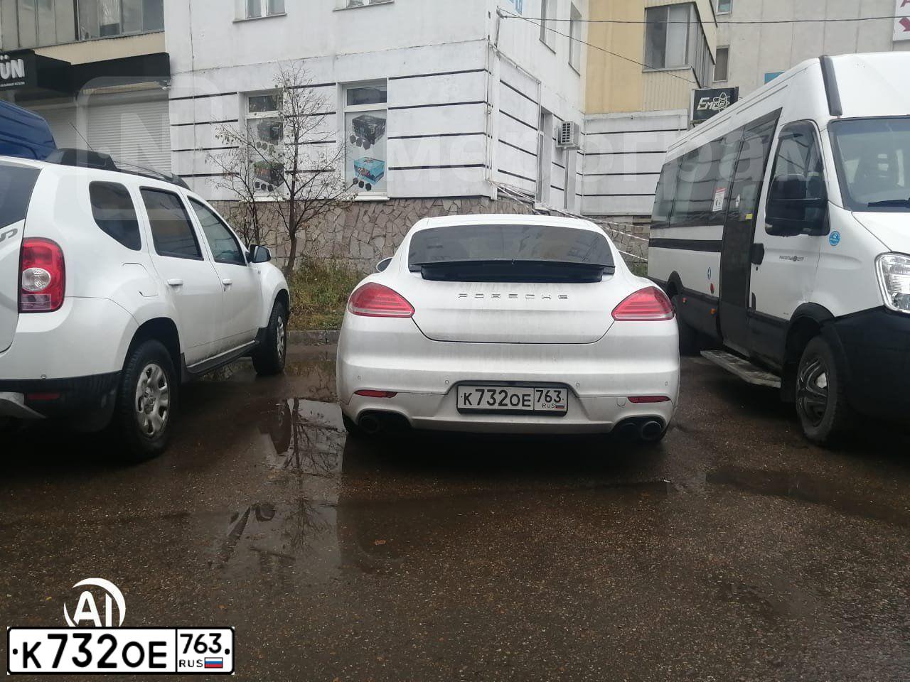 Фото автомобиля PORSCHE PANAMERA, 2013 — госномер О075РС797. Цвет: Белый