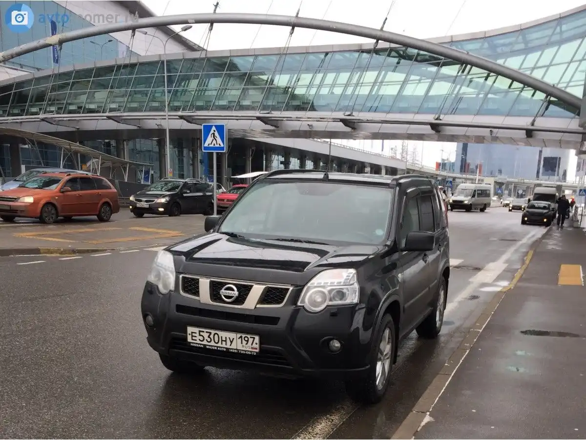 Фото автомобиля NISSAN X-TRAIL, 2011 — госномер Р263ХА11. Цвет: ЧЕРНЫЙ