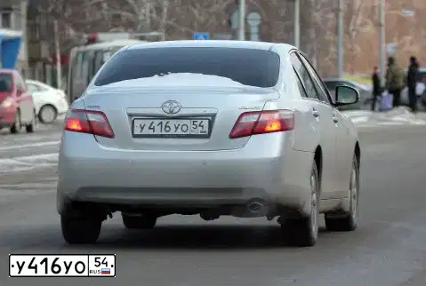 Фото автомобиля TOYOTA CAMRY, 2010 — госномер В018КО19. Цвет: СЕРЕБРИСТЫЙ МЕТАЛЛИК