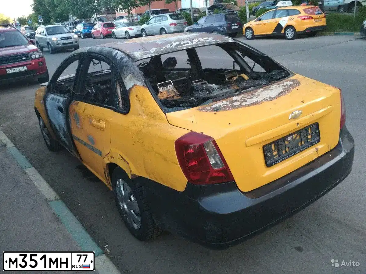 Фото автомобиля BMW X6, 2013 — госномер М351МН77. Цвет: ЧЕРНЫЙ