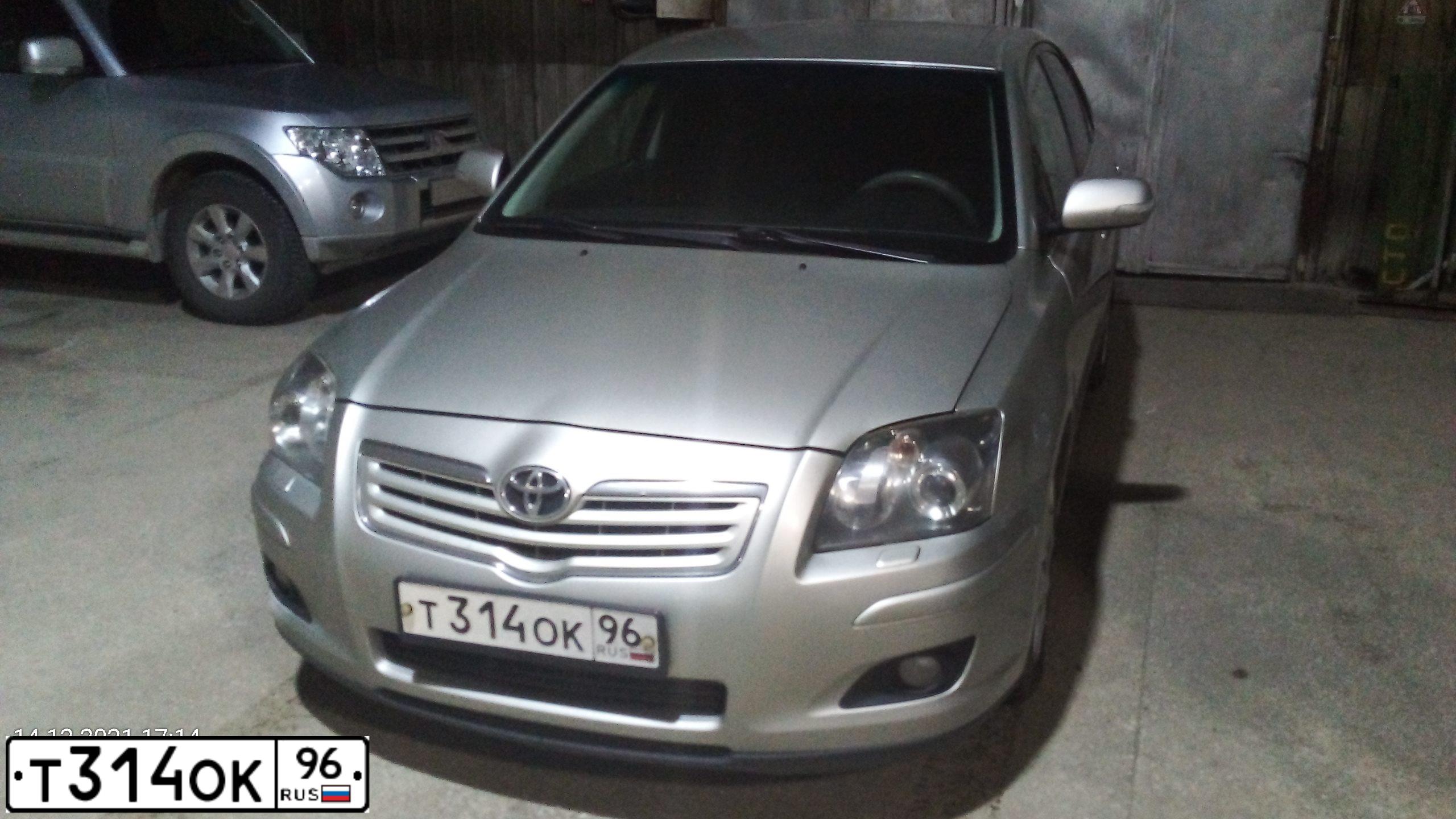 Фото автомобиля TOYOTA AVENSIS, 2006 — госномер Т314ОК96. Цвет: СВЕТЛО-СЕРЫЙ